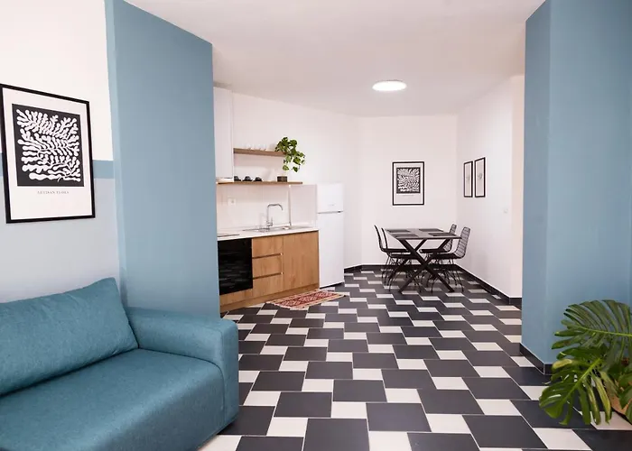 Lulu - Blueberry Apartament Golem (Tirana)